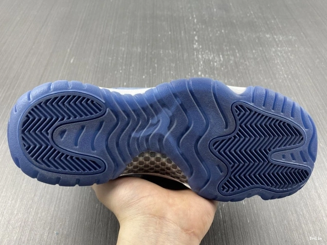Boostmaster lin Midnight Navy Velvet AR0715-441 Air Jordan 11 WMNS 0724
